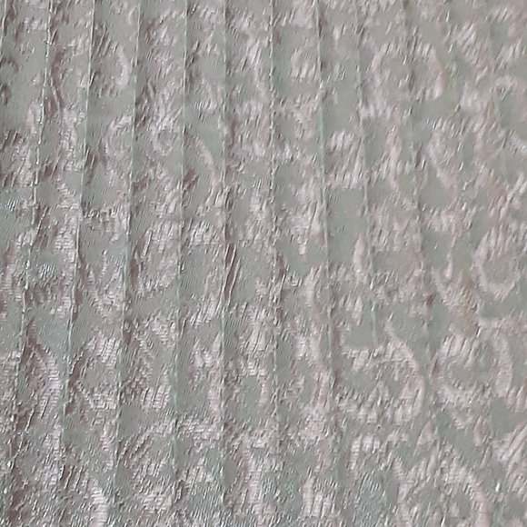 💰 3/$25.00 Brand NIP Valance by Chris Madden Mint green & bronzed gold color. - Picture 2 of 5